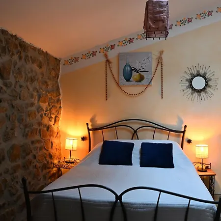 D'hotes Le Grand Chaleat Bed & Breakfast Eclassan