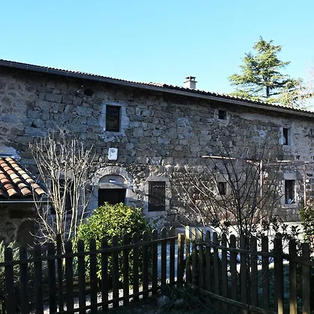D'hotes Le Grand Chaleat Bed & Breakfast *