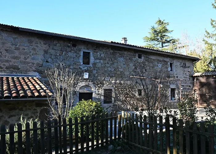 D'hotes Le Grand Chaleat Bed & Breakfast *