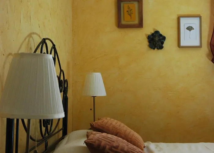 D'hotes Le Grand Chaleat Bed & Breakfast